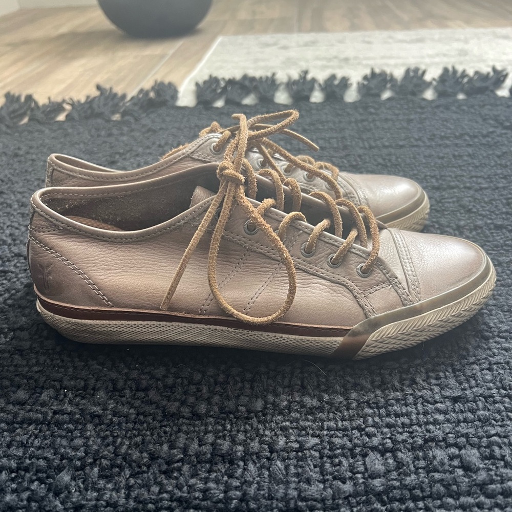 Frye taupe leather sneakers with rawhide shoelaces - size 7.5!